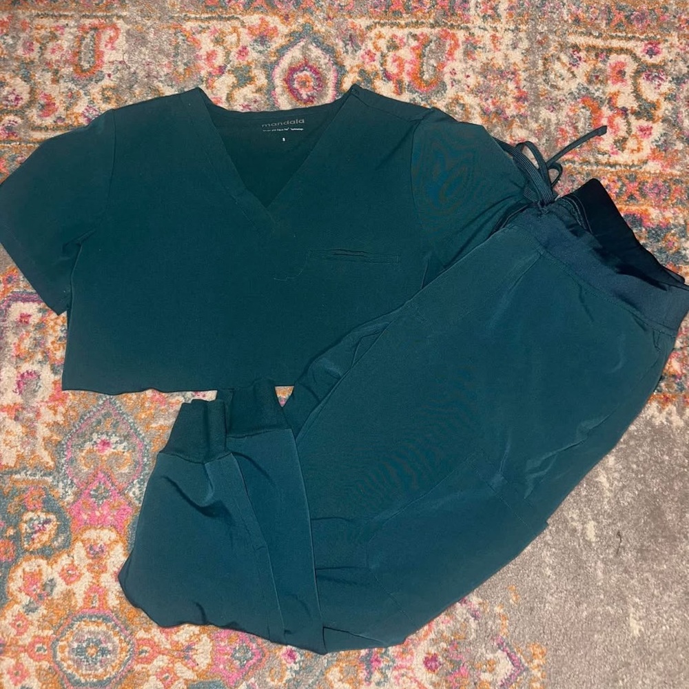 Mandala Caribbean Blue Scrub Set